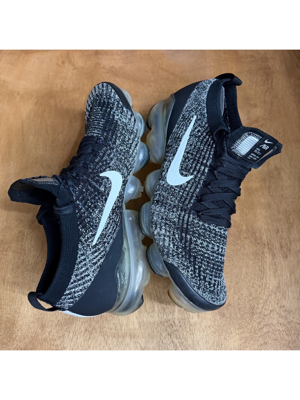 Nike Air VaporMax Flyknit 3 Shoes Women 9.5 Oreo Black White Sneakers AJ6910-001